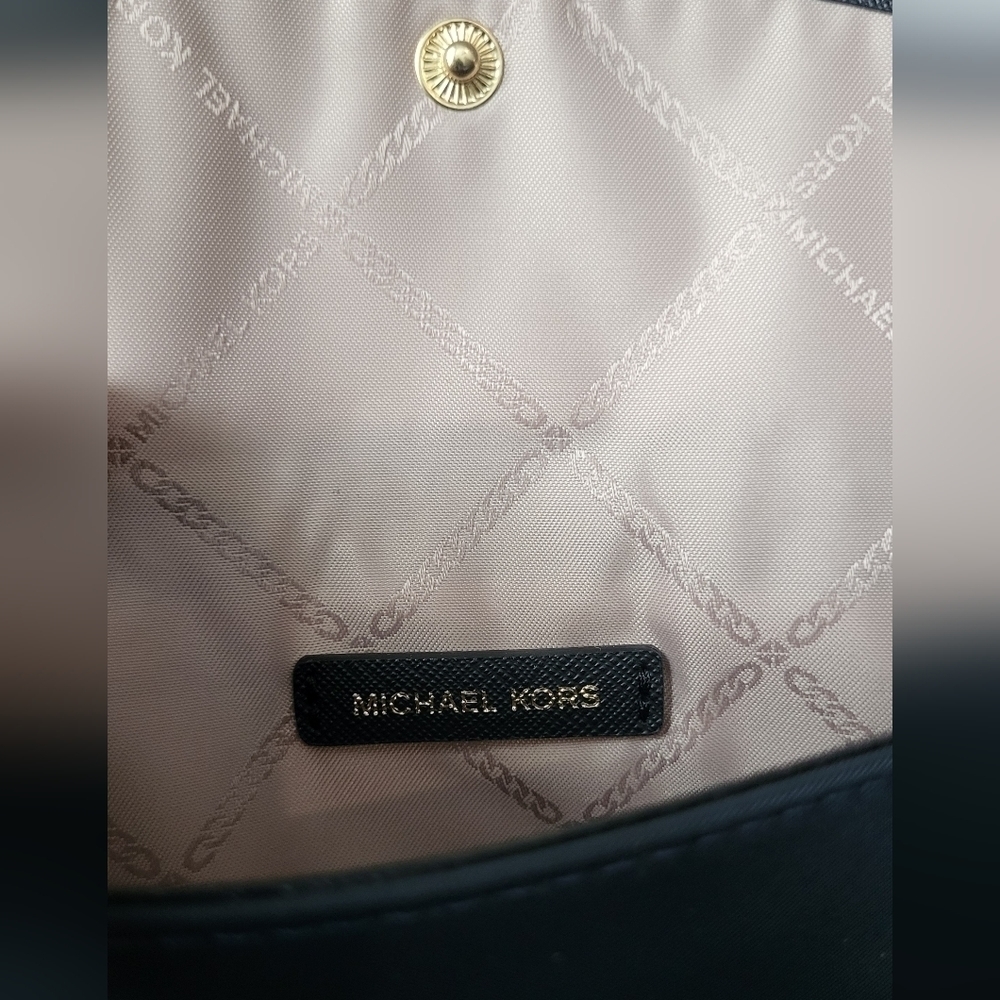 Michael Kors Eva Large Tote Bag - Picture 14 of 14